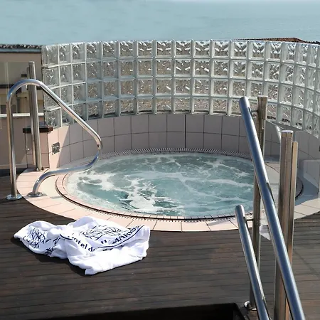 Dell'amarissimo Μπελάρια-Ιτζέα Μαρίνα