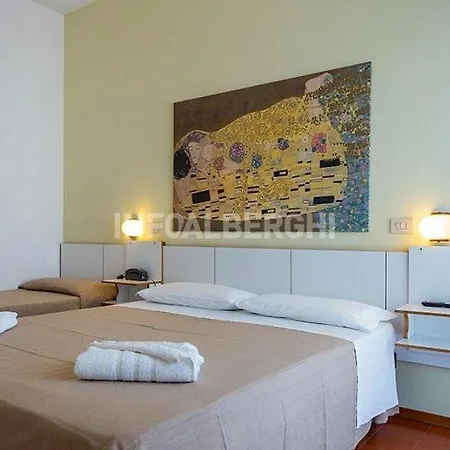 Dell'amarissimo Hotel 3*