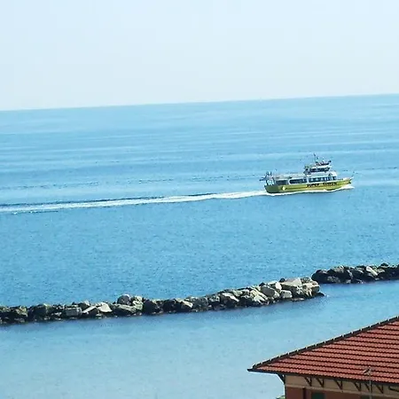 Dell'amarissimo Hotel