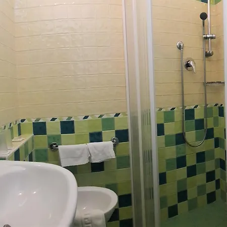 Dell'amarissimo Hotel 3*