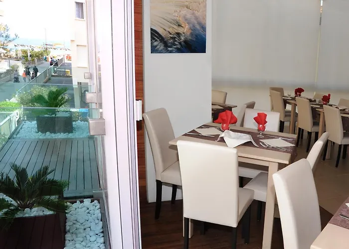 Dell'amarissimo Hotel 3*